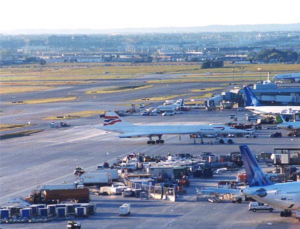 Concorde leaving Terminal 3