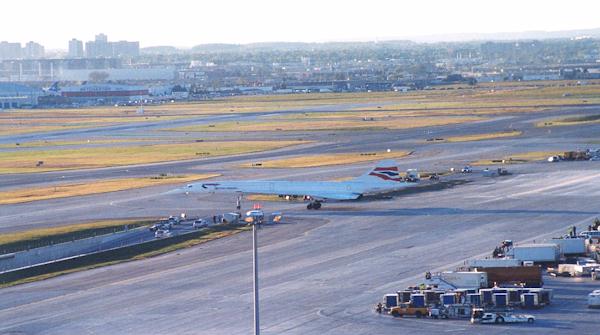 Concorde taxis away from Terminal 3
